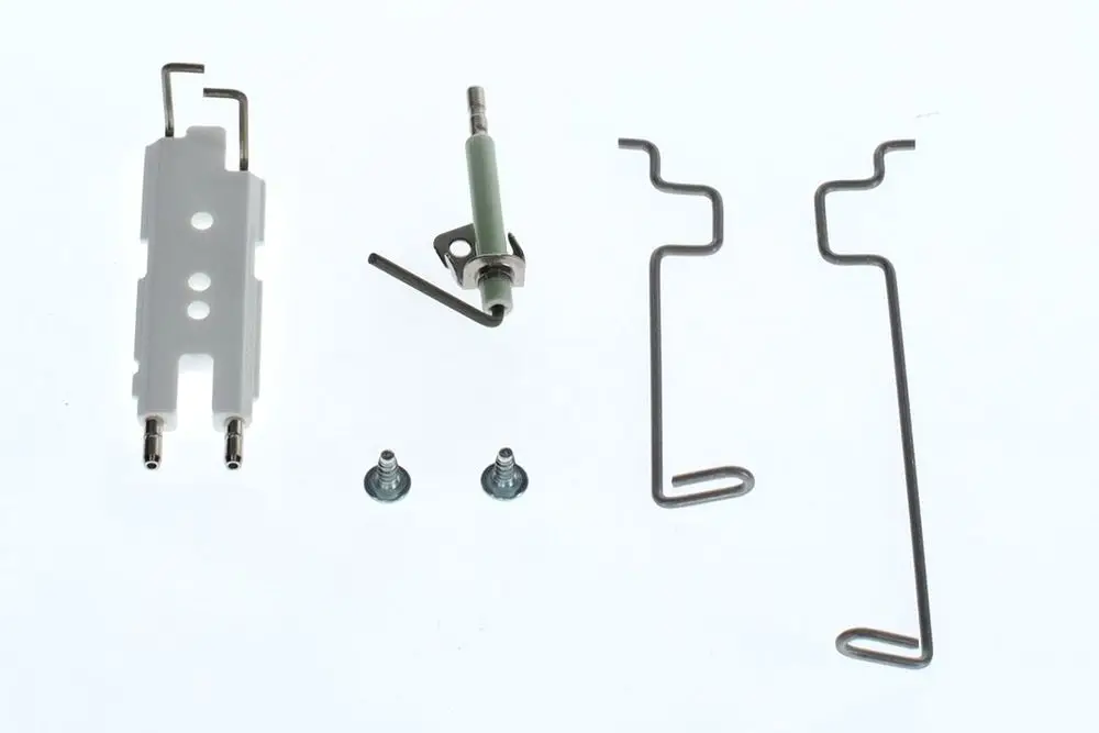 BOSCH Elektrodensatz bestehend aus mehreren Metallelementen, darunter Halterungen, Schrauben und eine kleine mechanische Komponente, auf hellem Hintergrund angeordnet.